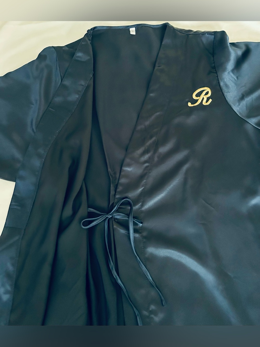 Women’s Short Satin Monogrammed “R” Robe - Picture 4 of 10